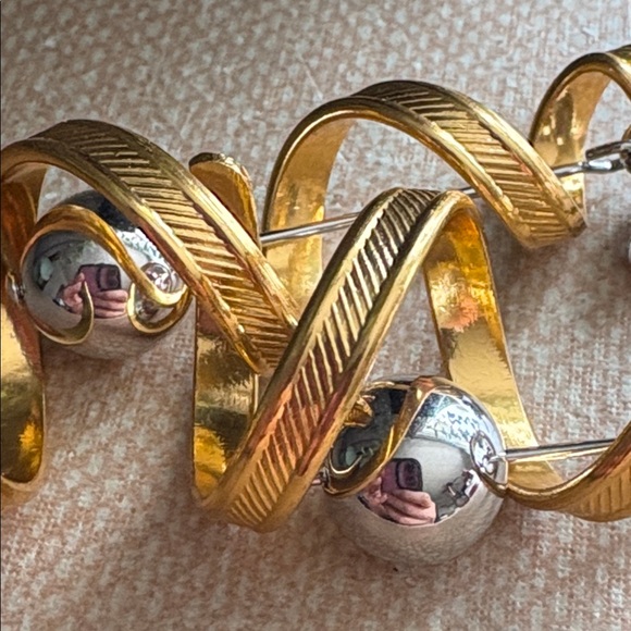 Vintage Avon 90s GoldPlated Spiral Confetti Dangle SilverTone Pendulum Balls 240 - Picture 5 of 10